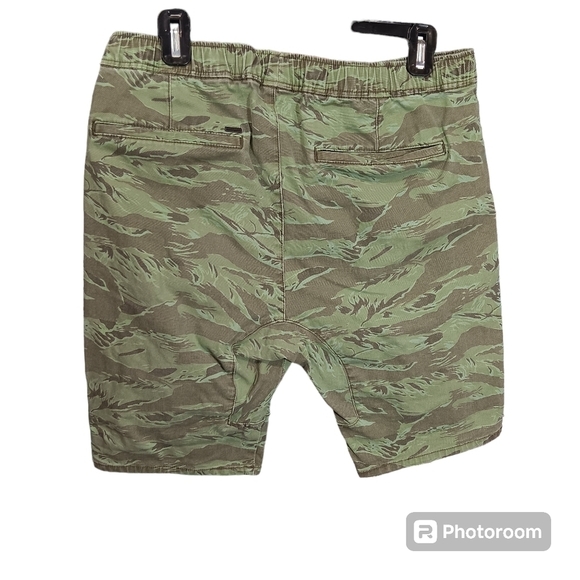 Bullhead Shorts Pull Elastic Waist drawstring Bermuda Printed Mens Size M - Picture 2 of 7